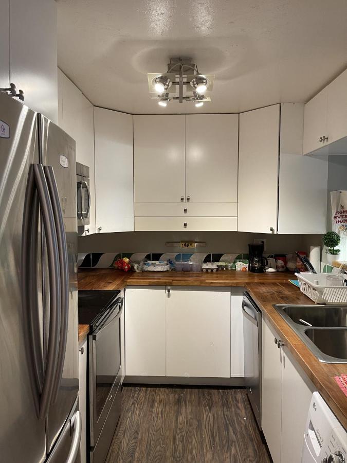 Shared Space With Private Room In Beautiful Lakefront Apartment Federal Way Bagian luar foto