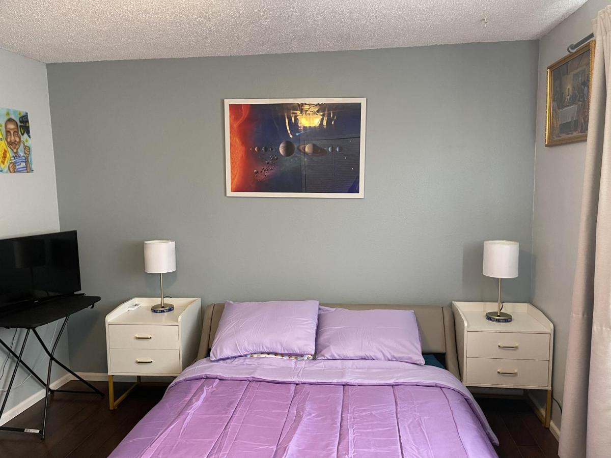 Shared Space With Private Room In Beautiful Lakefront Apartment Federal Way Bagian luar foto